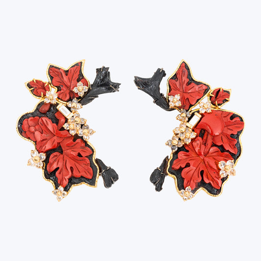 Red Lacquer Flower Earrings with Diamond