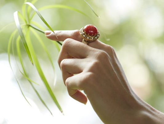 Old Red Stone ring with Diamonds in 14/18K Gold