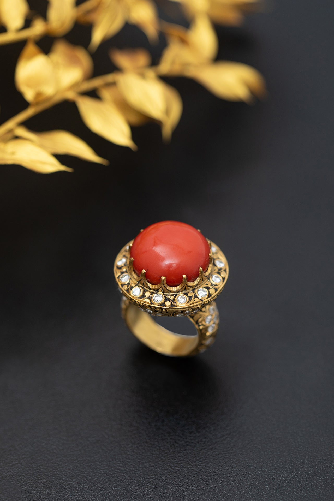 Old Red Stone ring with Diamonds in 14/18K Gold