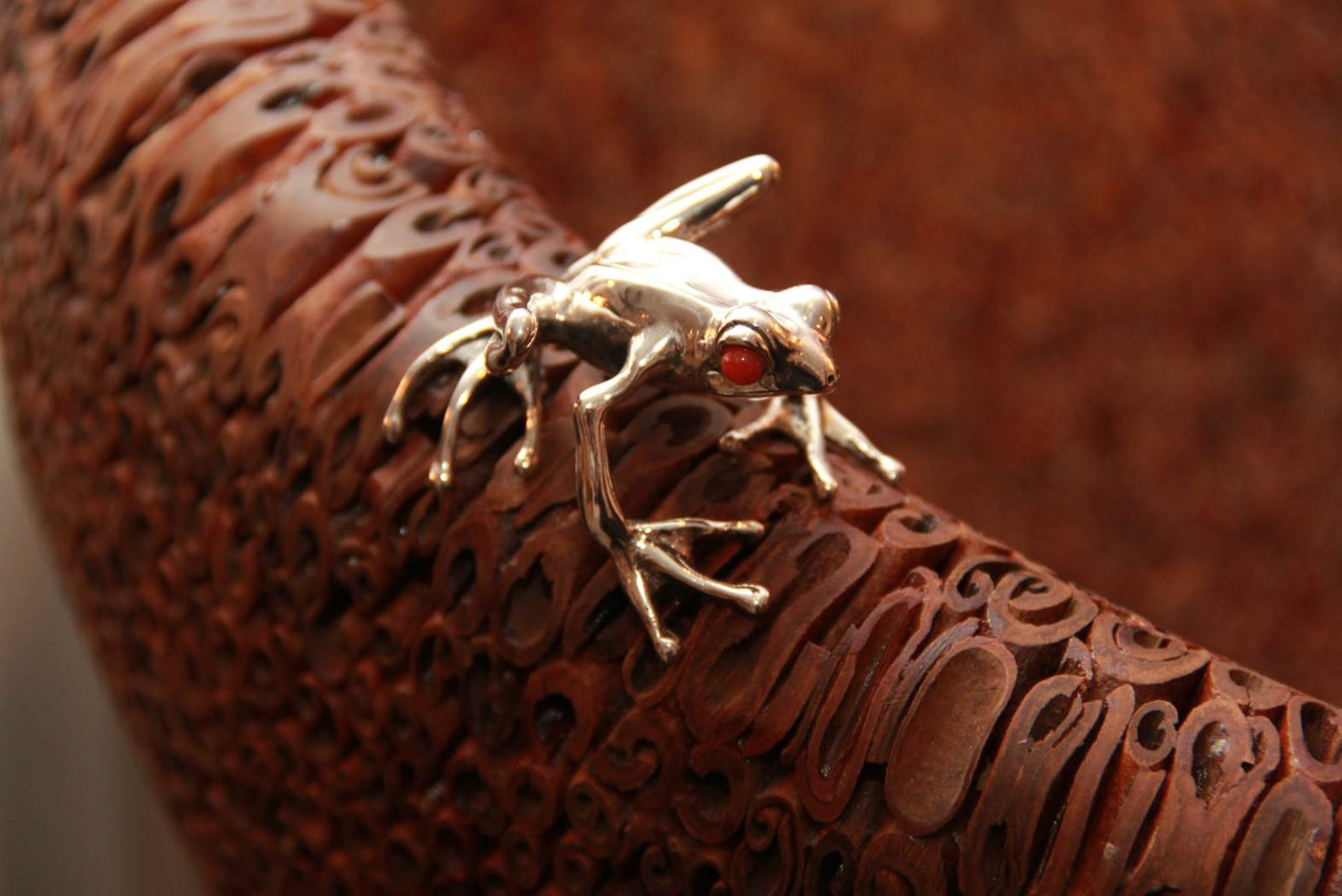 Cinnamon Bowl with Silver Frogs